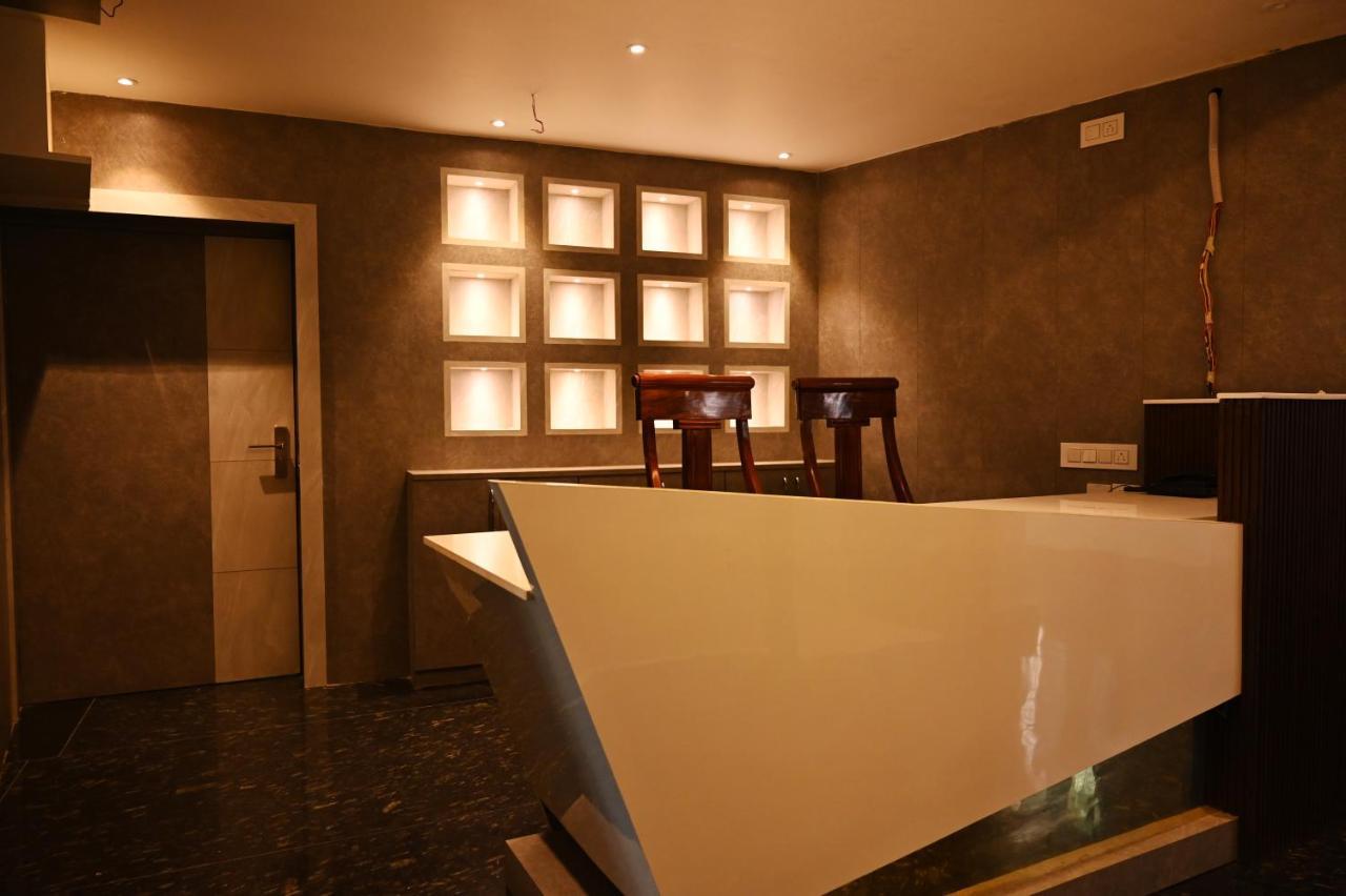 Hotel Narendra Plaza Balasore Buitenkant foto