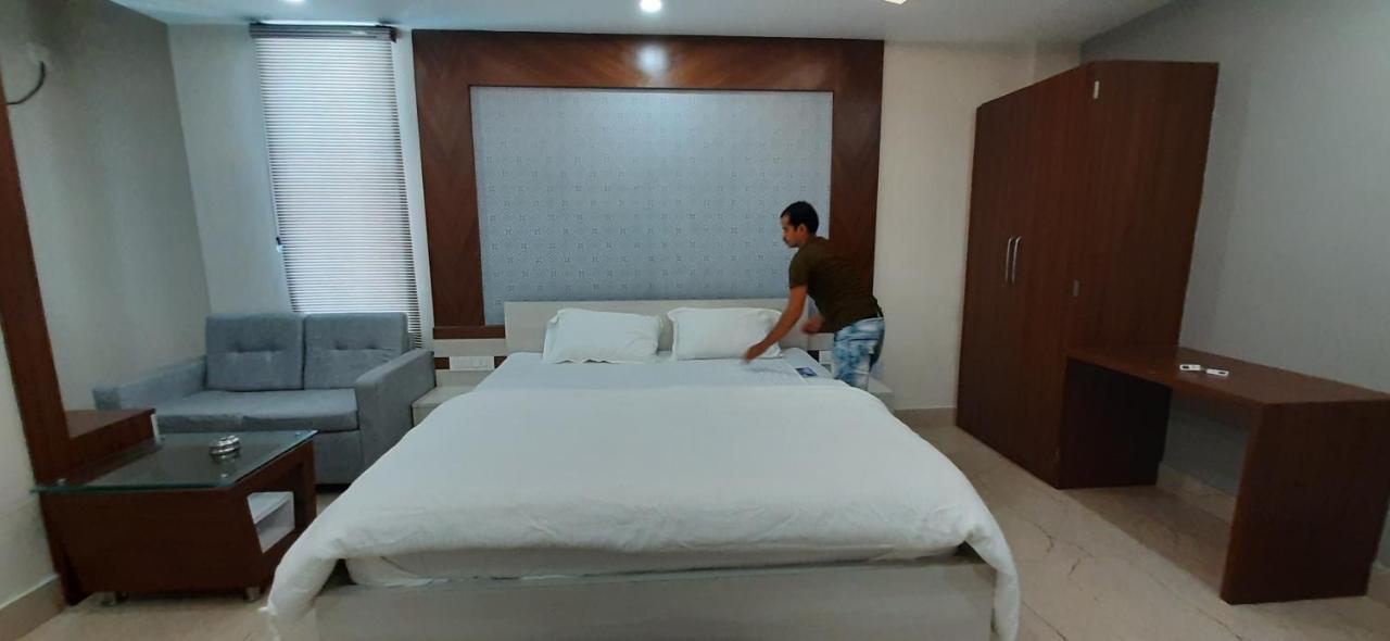 Hotel Narendra Plaza Balasore Buitenkant foto