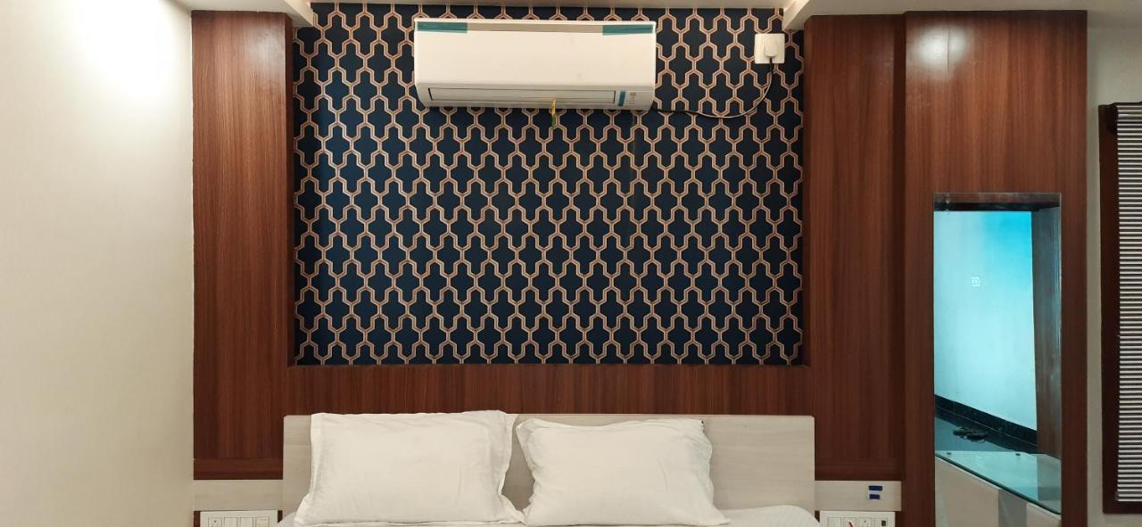 Hotel Narendra Plaza Balasore Buitenkant foto
