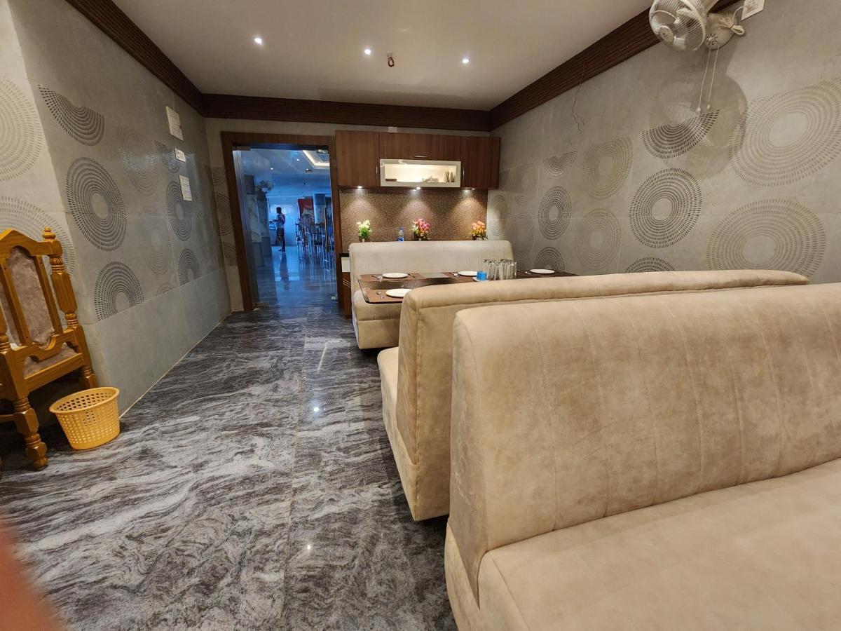 Hotel Narendra Plaza Balasore Buitenkant foto