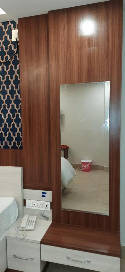 Hotel Narendra Plaza Balasore Buitenkant foto