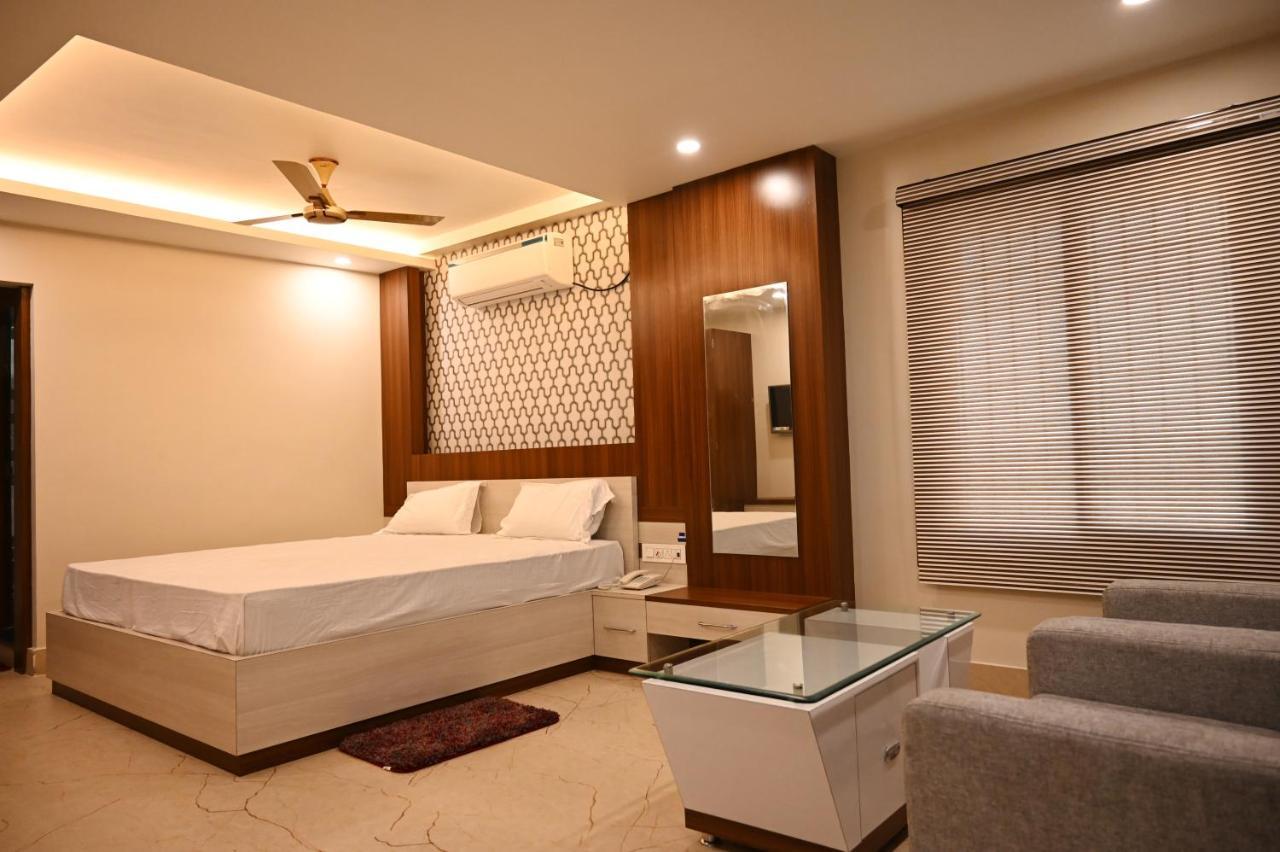 Hotel Narendra Plaza Balasore Buitenkant foto